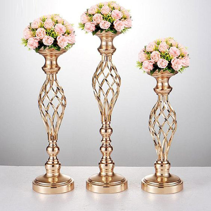 Golden candlestick centerpiece, twist design